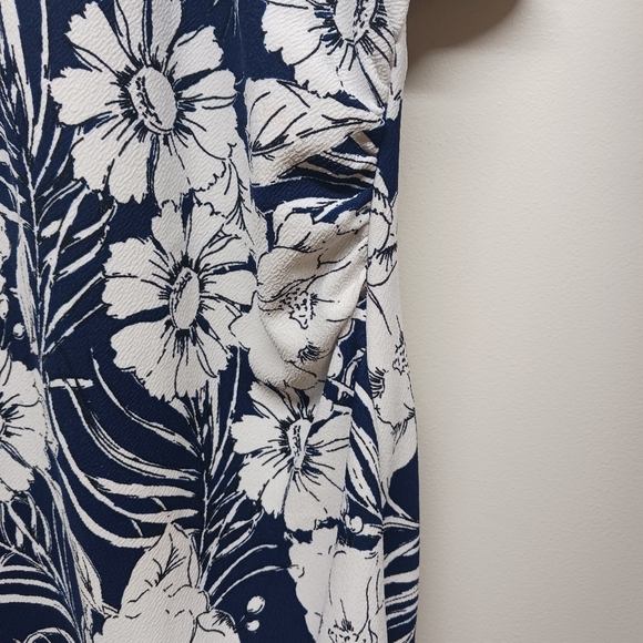 Violet B. Mini Dress Women Plus Size 2X Blue White Floral Short Sleeve Stretch - Picture 5 of 9